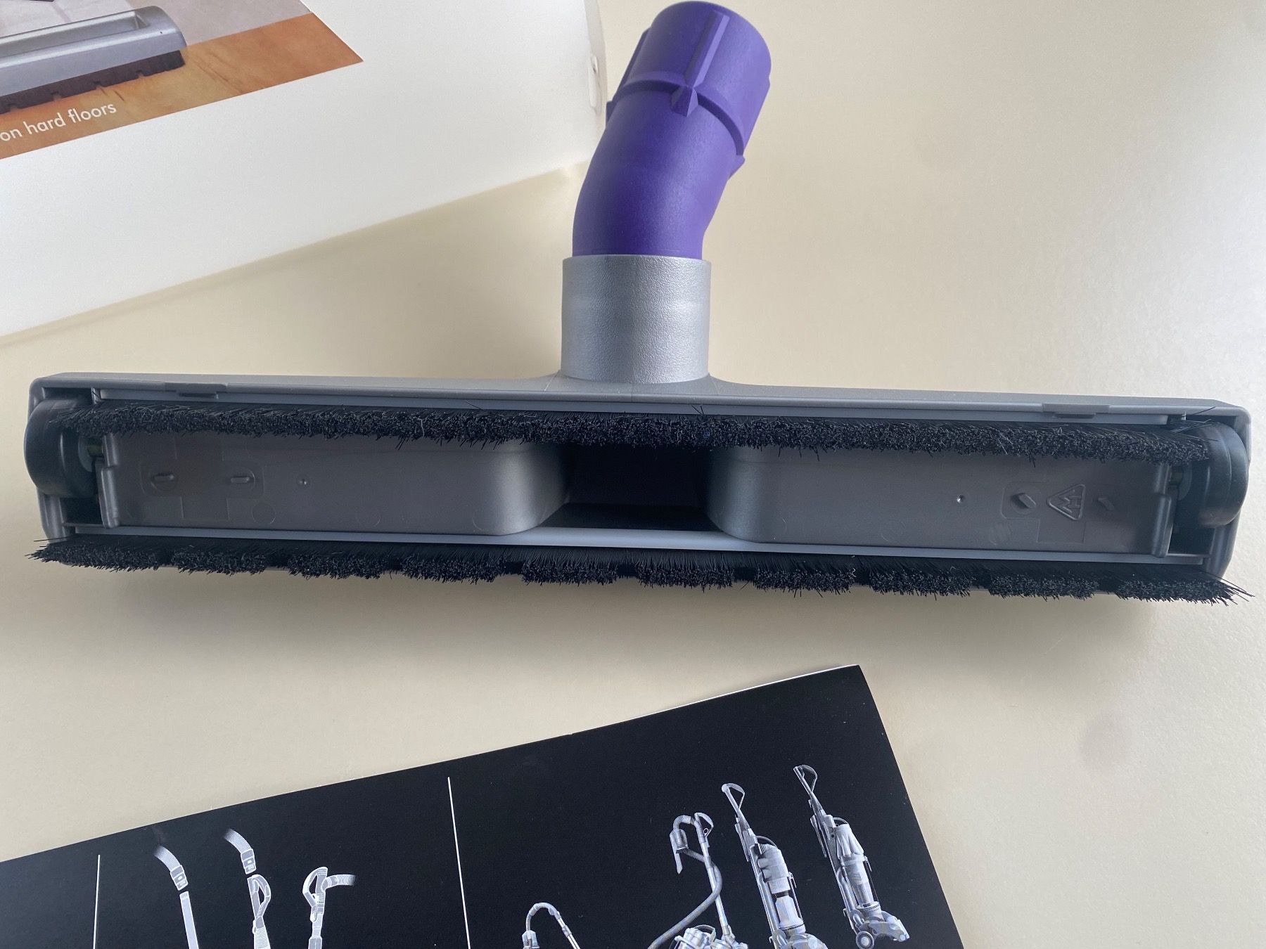 Dyson Aspirateurs & Accessoires: dyson hard floor tool NEUWERTIG – Neuf avec emballage d'origine à Wittenbach par kramerei.vanessa 1