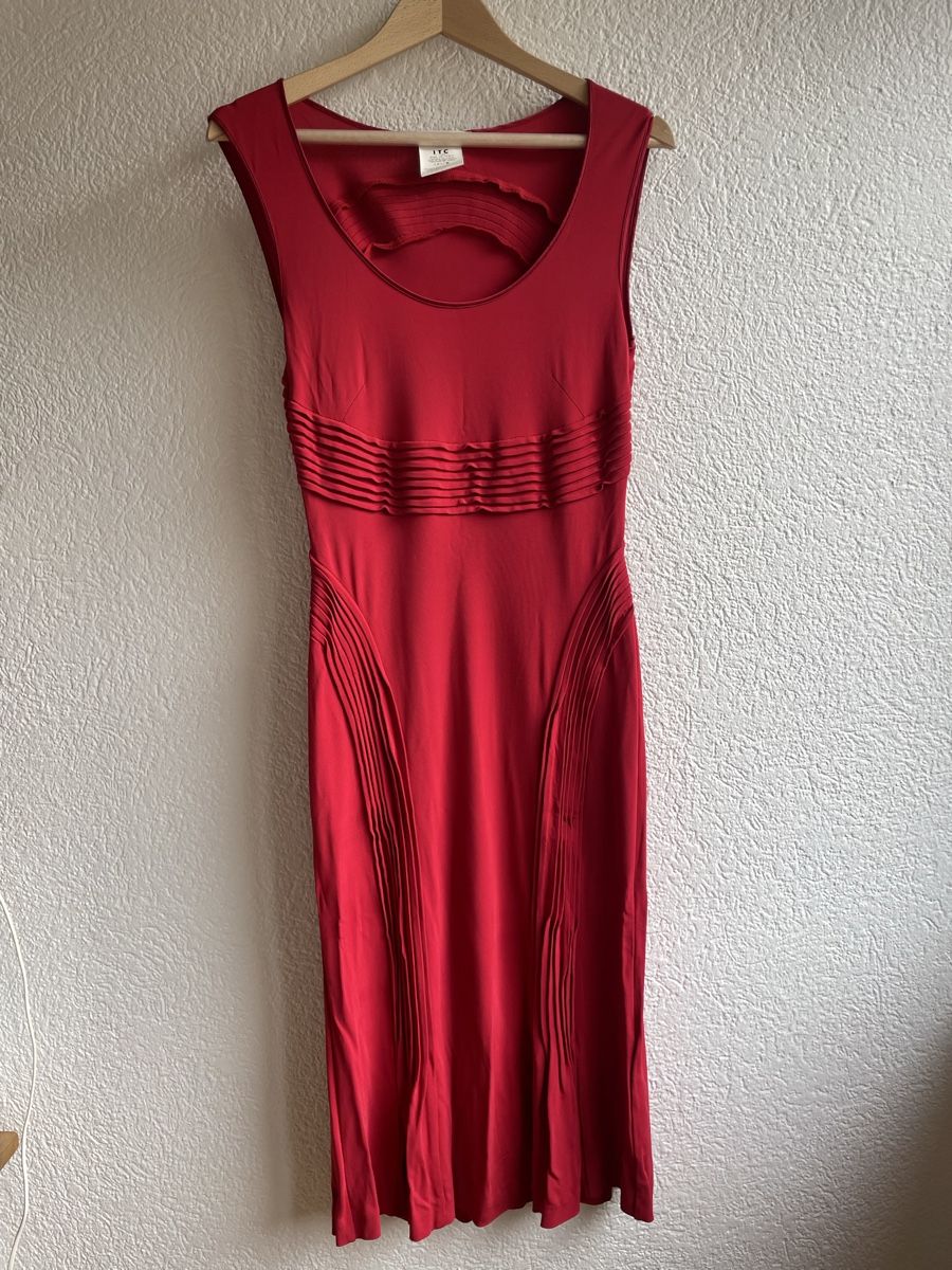 Gianfranco Ferre Vestiti: Robe rouge Ferre - État impeccable! – Nuovo (secondo la descrizione) da Martigny venduto da Lea_lucci