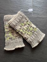 HANDGESTRICKTE PULSWÄRMER / HANDSTULPEN AUS WOLLE