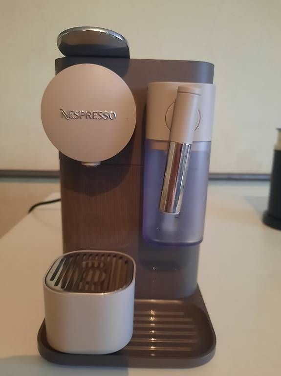 Kaffeemaschinen & Espressomaschinen: Nespresso Lattissima One – Gebraucht aus Zuchwil von Lea007 3