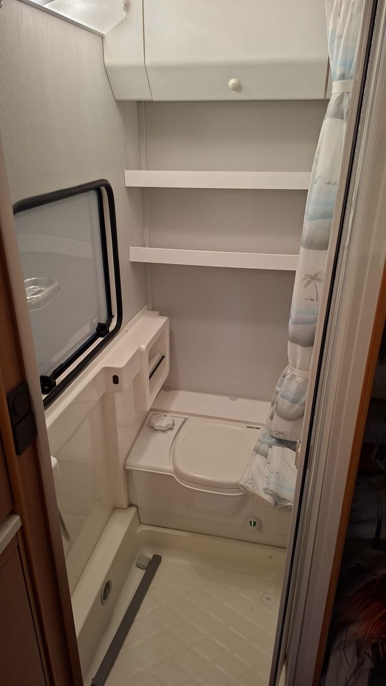 Knaus Veicoli da campeggio: Knaus Wohnwagen ab MFK-top Zustand – Usato da Flumenthal venduto da HoneyMoon.2012 5