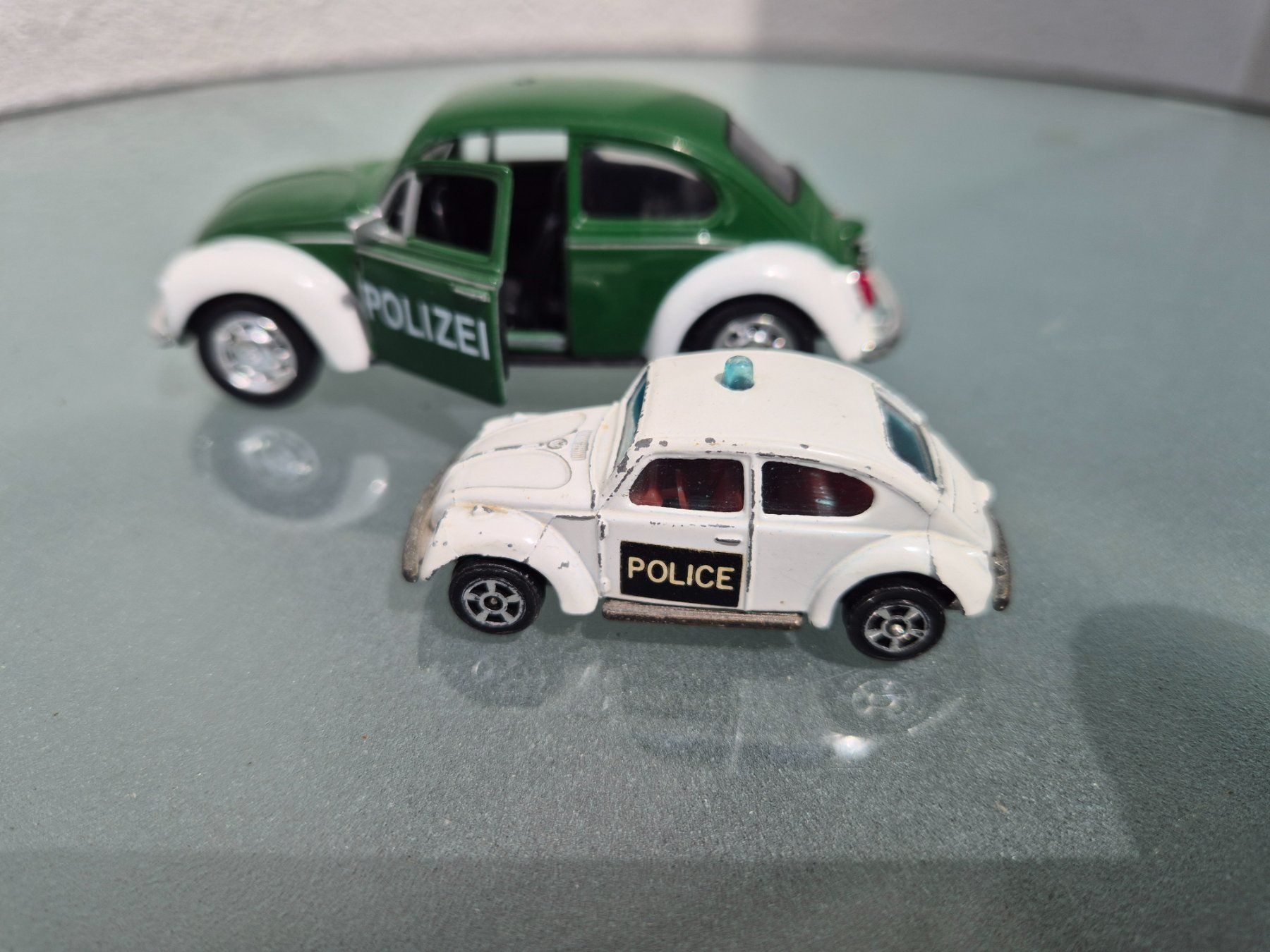 Volkswagen Modellini d'auto: VW Käfer Polizei . Versand 3.90 – Difettoso da Oberbuchsiten venduto da laffite54