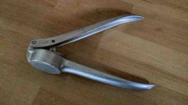 Zyliss Vintage Knoblauchpresse Metall gebraucht Swiss Made