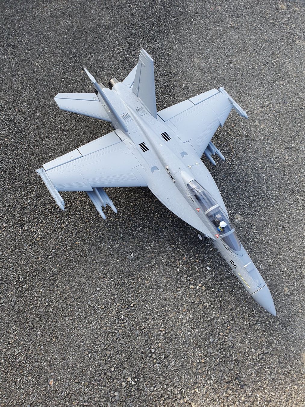 Modellismo RC: FA 18 – Usato da Meiringen venduto da Vwja75