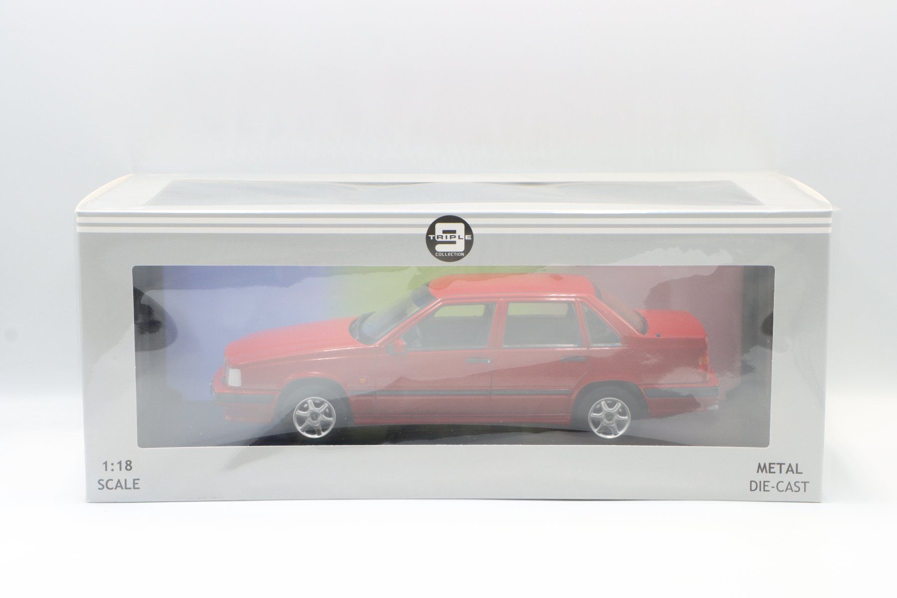 Volvo Modellini d'auto: Volvo 850 1993 1:18 Triple9 – Nuovo e nell'imballaggio originale da Bühl b.Aarberg venduto da modelldiecast
