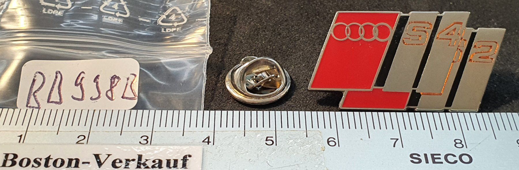 Audi Plaketten & Abzeichen: BB998B - Pin Auto / AUDI S4 & S2 Logo Emblem – Gebraucht aus Reinach BL von Boston-Verkauf 1