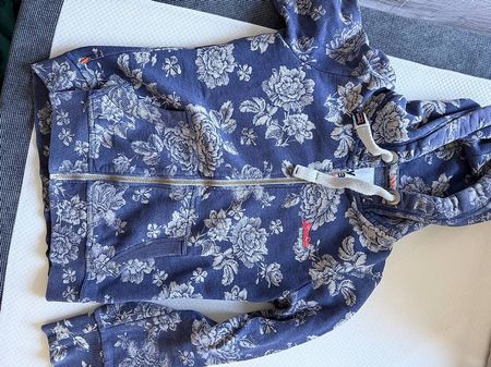 Mehrere Hoodies Pullover Sweatjacken Superdry
