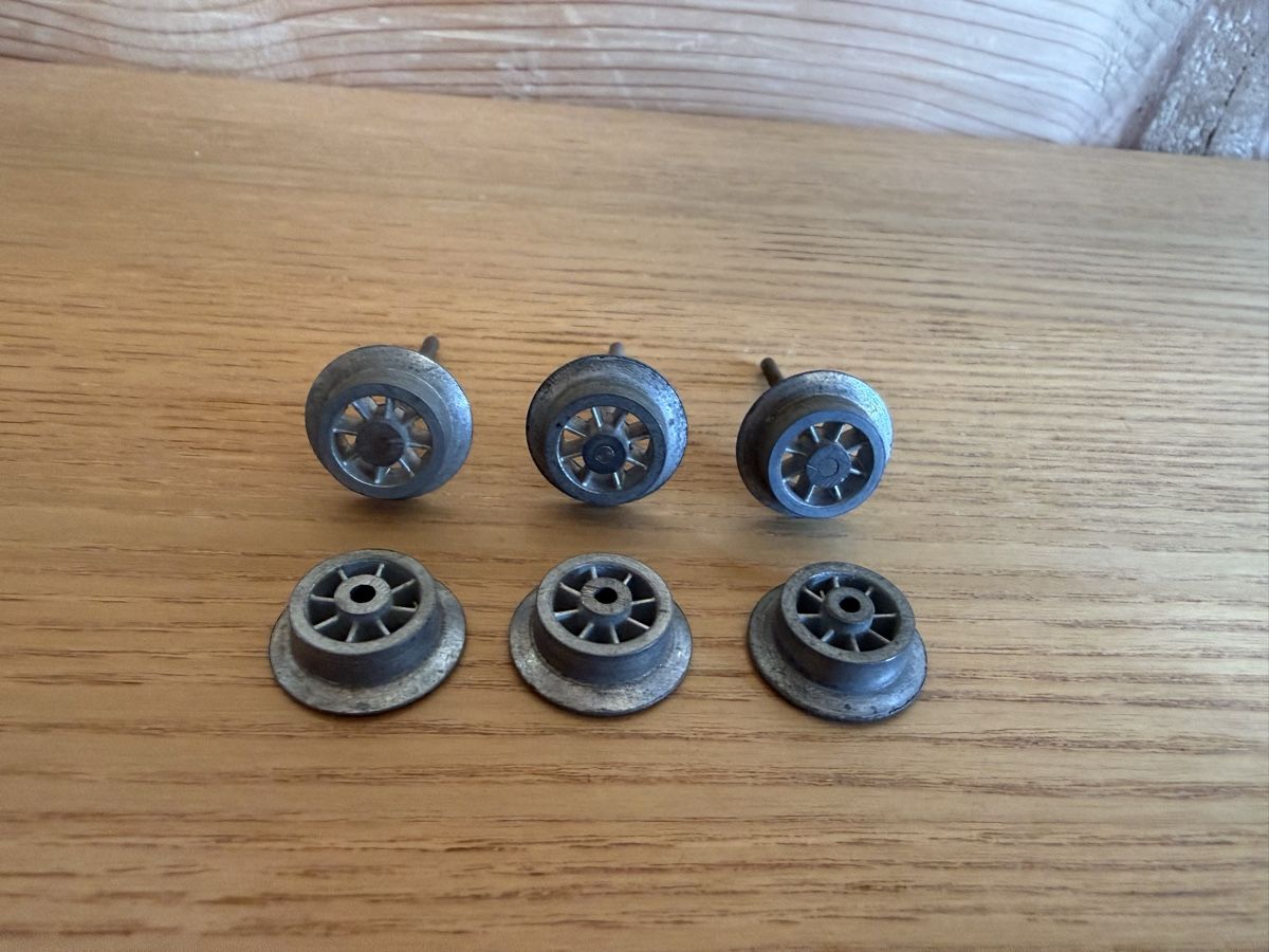 Buco Modellini di ferrovie: 6 Buco Vorlaufräder blank mit Achse – Usato da Amden venduto da vipernatter