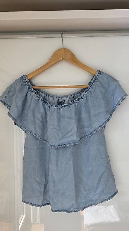 Top: Offshoulder Bluse – Usato da Dagmersellen venduto da jul_y8bh