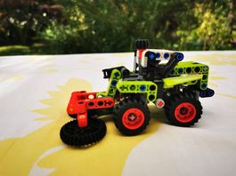 LEGO Technic 42102 Mini CLAAS XERION