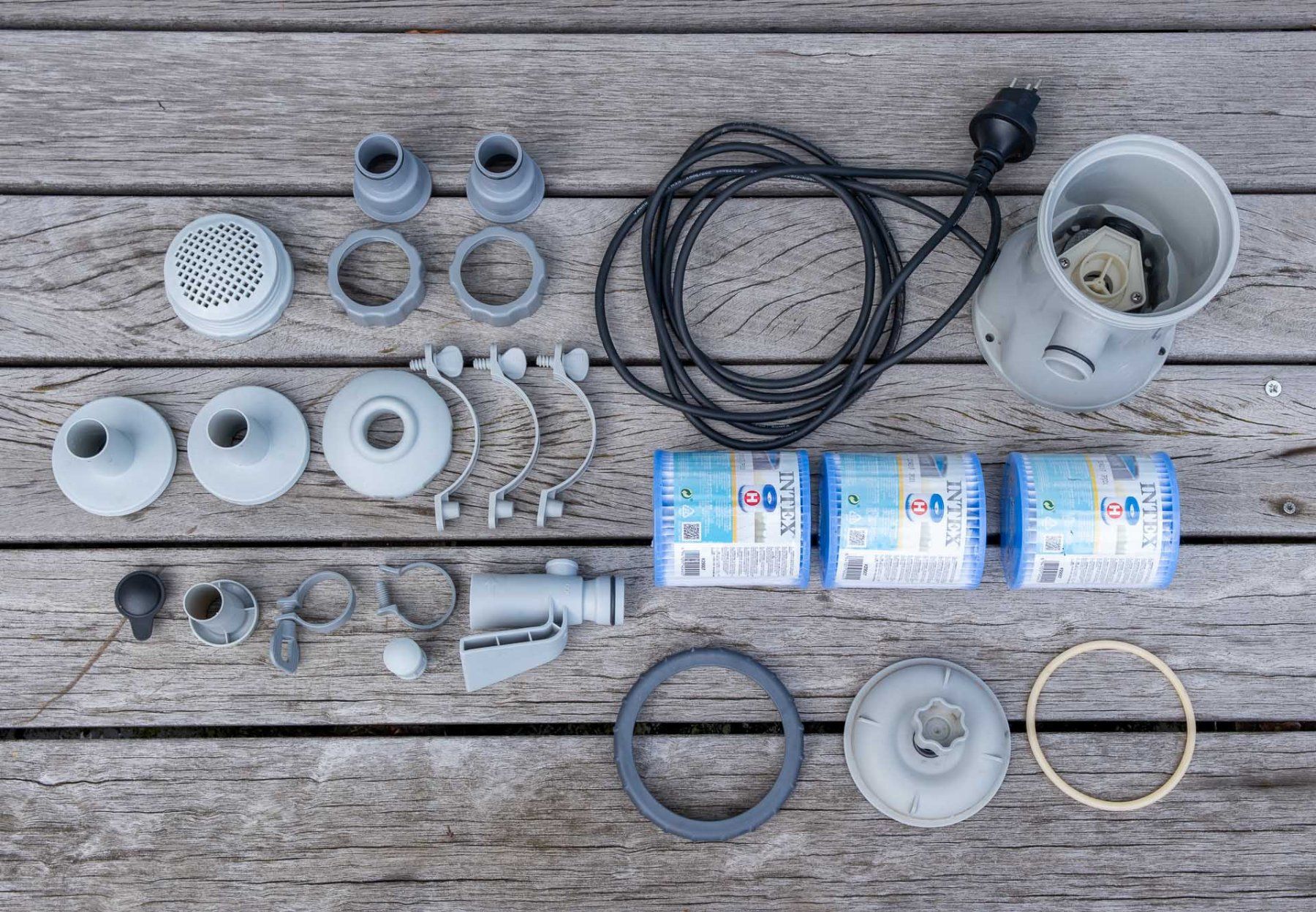 Intex Accessori per Piscine: Intex  Filterpumpe mit 3 neuen Filterkartuschen – Usato da Solothurn venduto da RolCardo 1