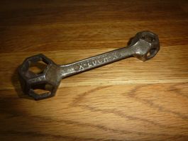 Knochen Zehnlochschlüssel xLOCHx 17-34mm Oldtimer Werkzeug