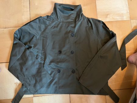 Olive Grüne Übergangsjacke, Kurzmantel im Military Style
