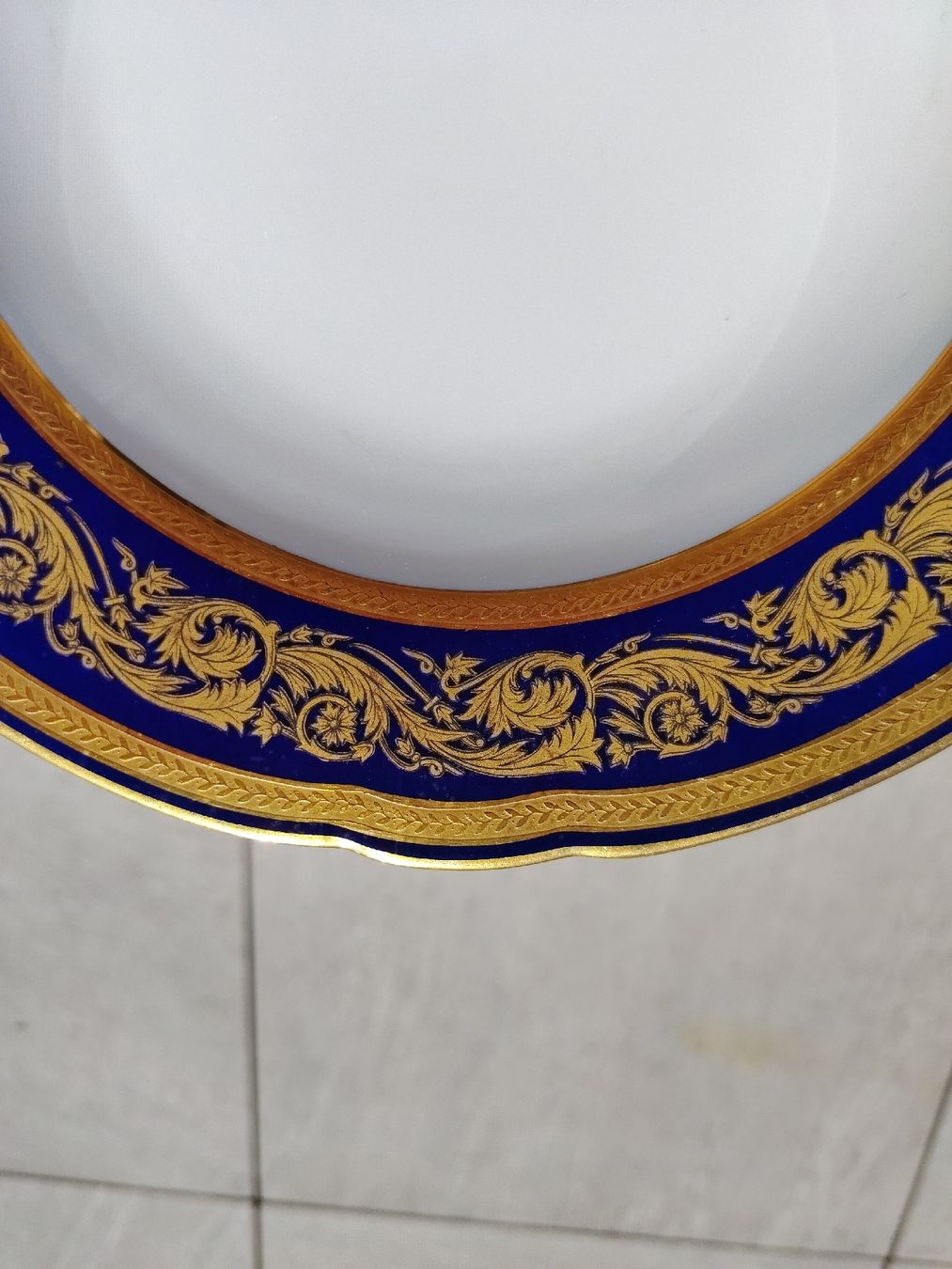 Bernardaud Piatti: Assiette Bernardaud Limoges "Vendôme" dorée – Usato da Le Locle venduto da Oldthingslover 3