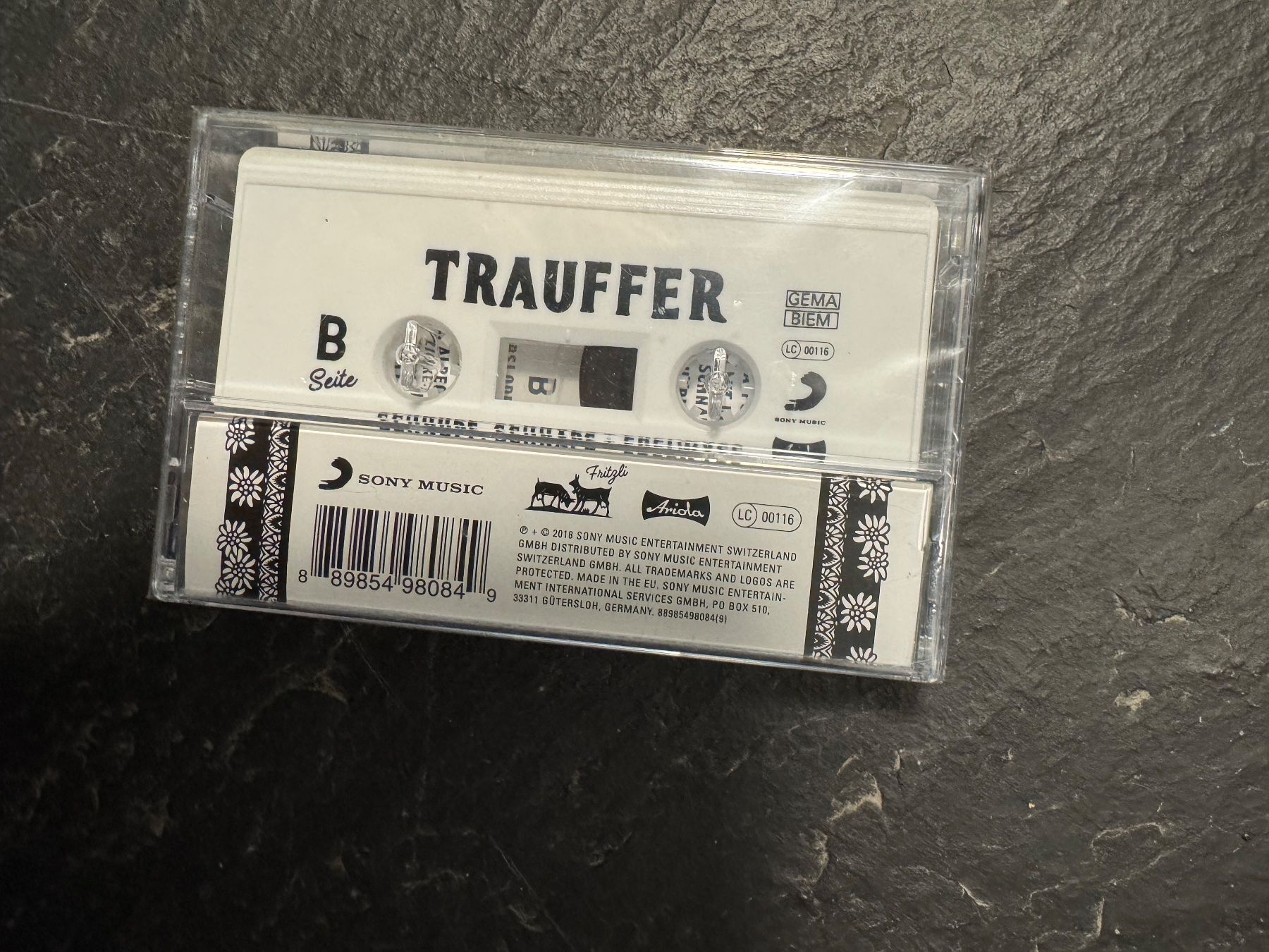 Musicassette: Trauffer Bodywarmer von Hakro mit trauffer Kasette – Usato da Oberried Brienz venduto da Susie1988 4