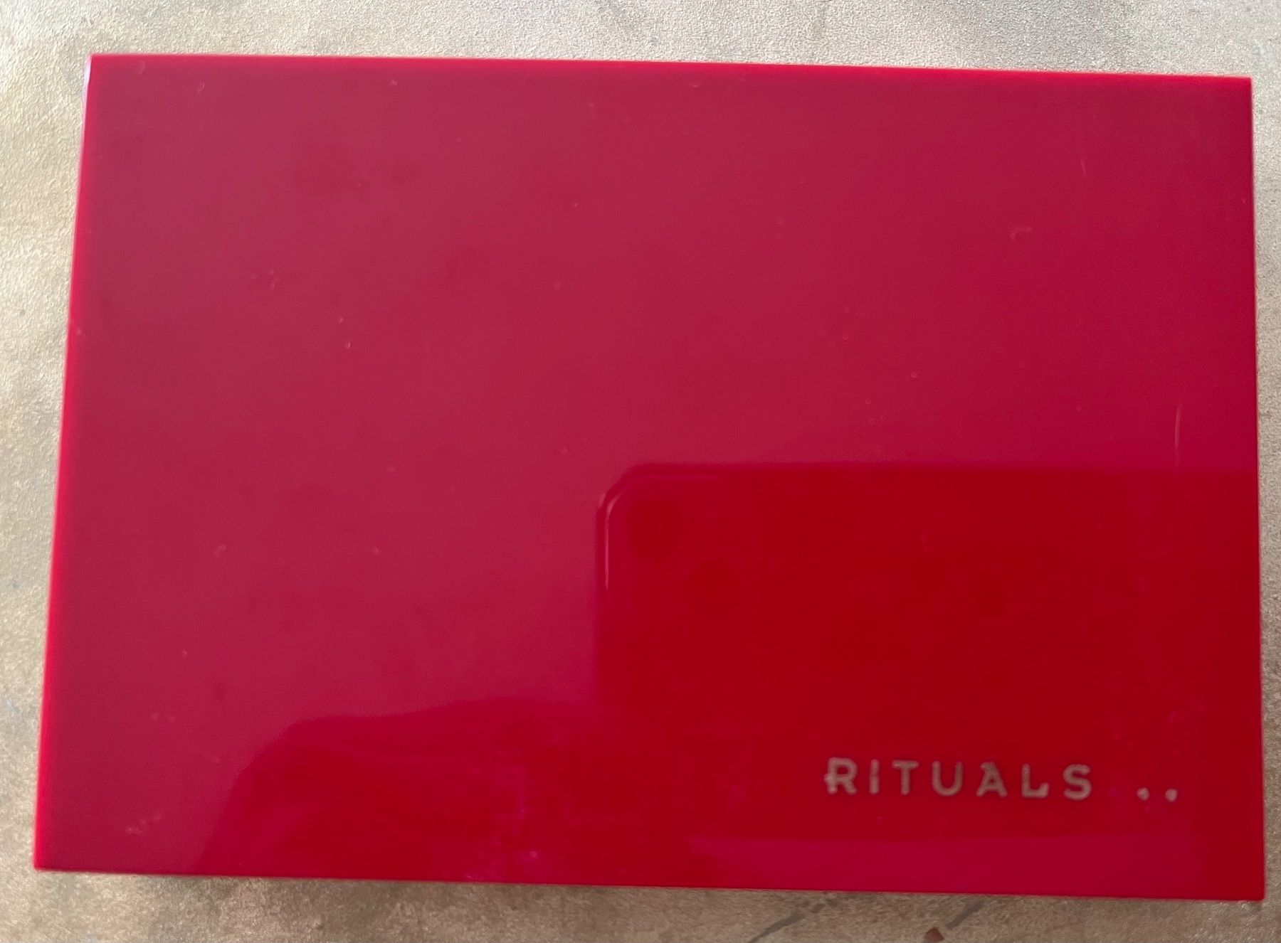 Make-up: Rituals miracle red smokey eye Palette – Gebraucht aus Bachenbülach von Elcomaster 2