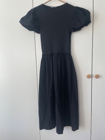 ZARA Schwarzes Midikleid mit Puffärmeln & Rippstrick Gr S