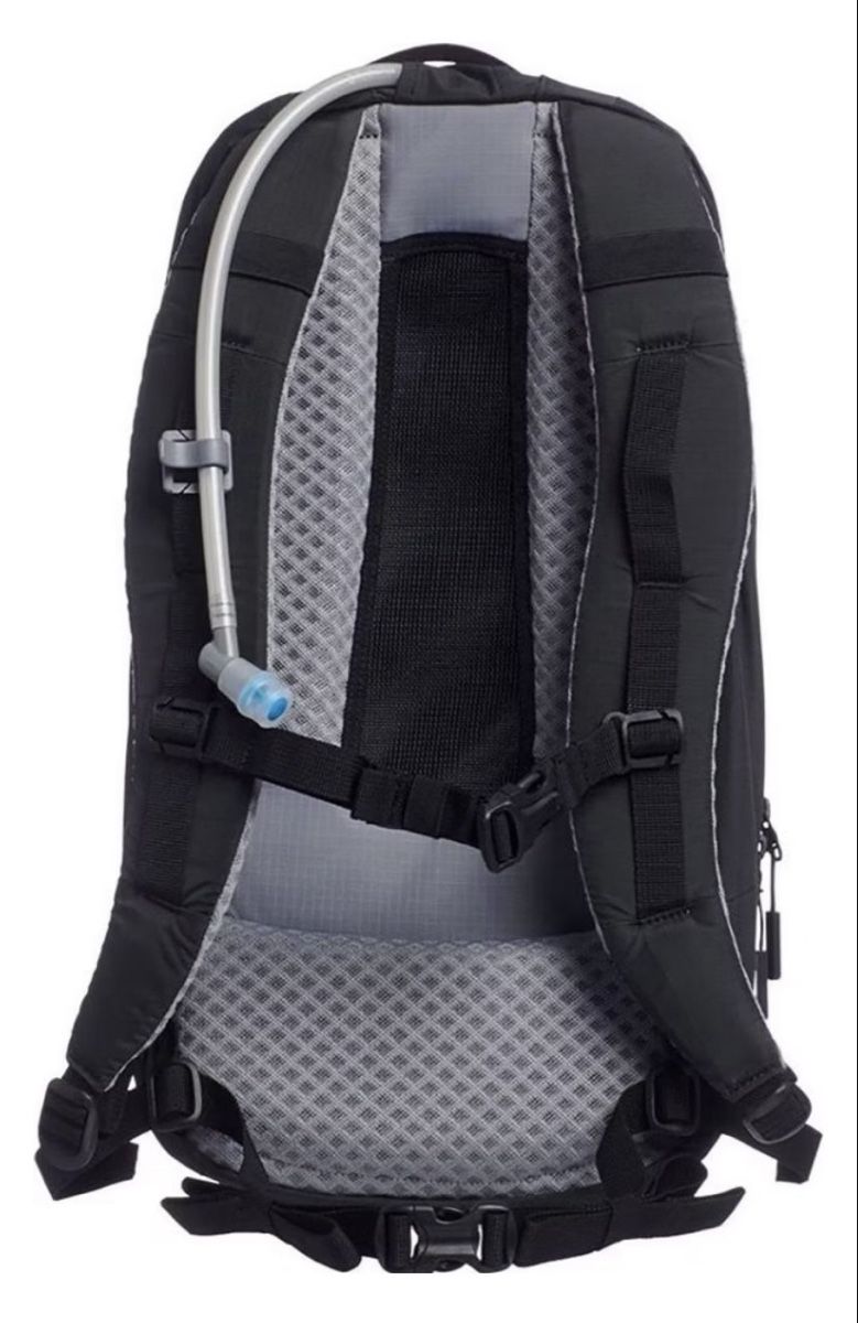 Sacs à dos: Wanderrucksack mit Trinksystem Halterung Schwarz – Neuf (Voir description) à Jona par Lili.lou