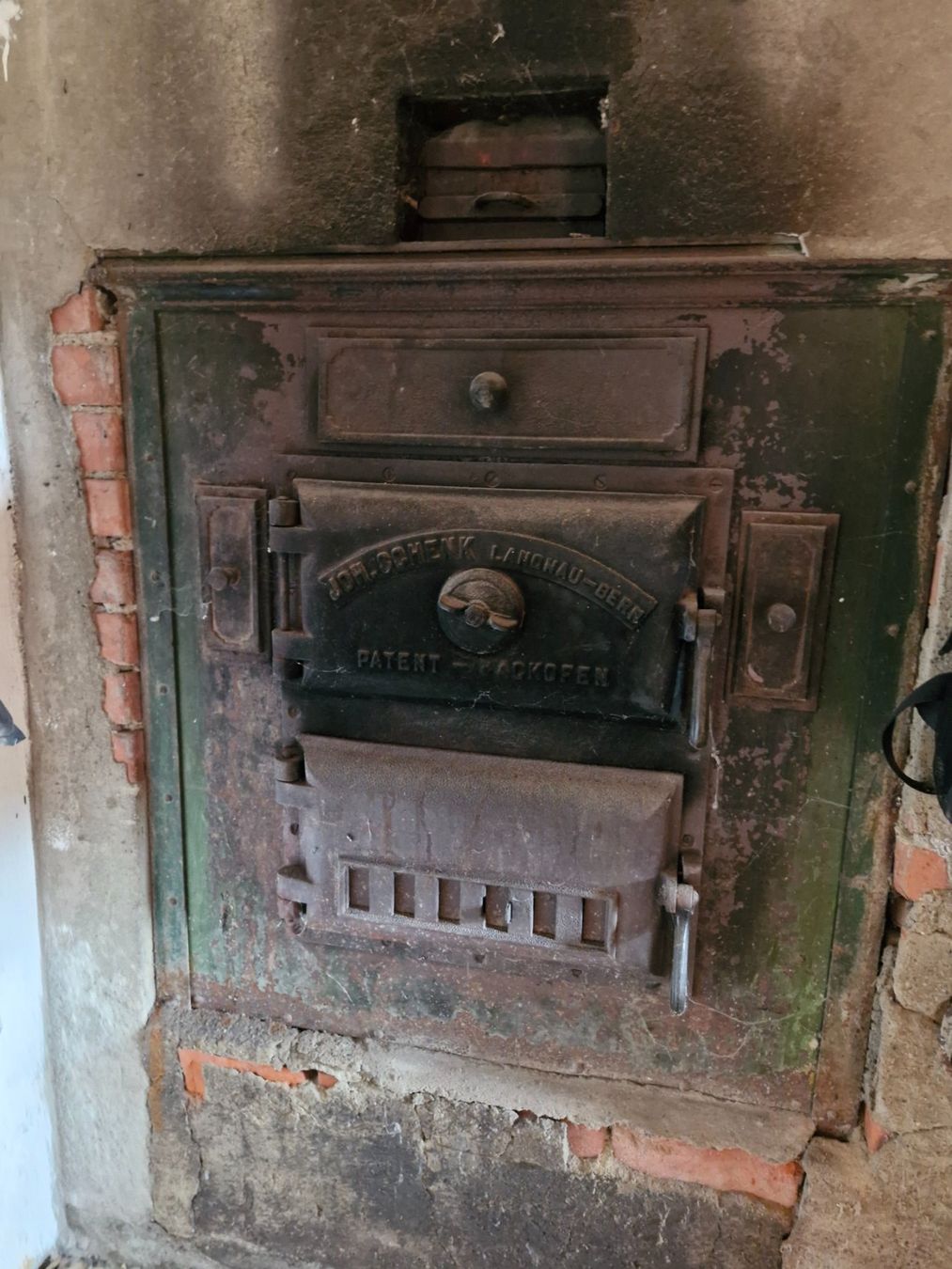 Autres meubles anciens: Sitzofen | Ofen – D'occasion à Nennigkofen par Adischl 1