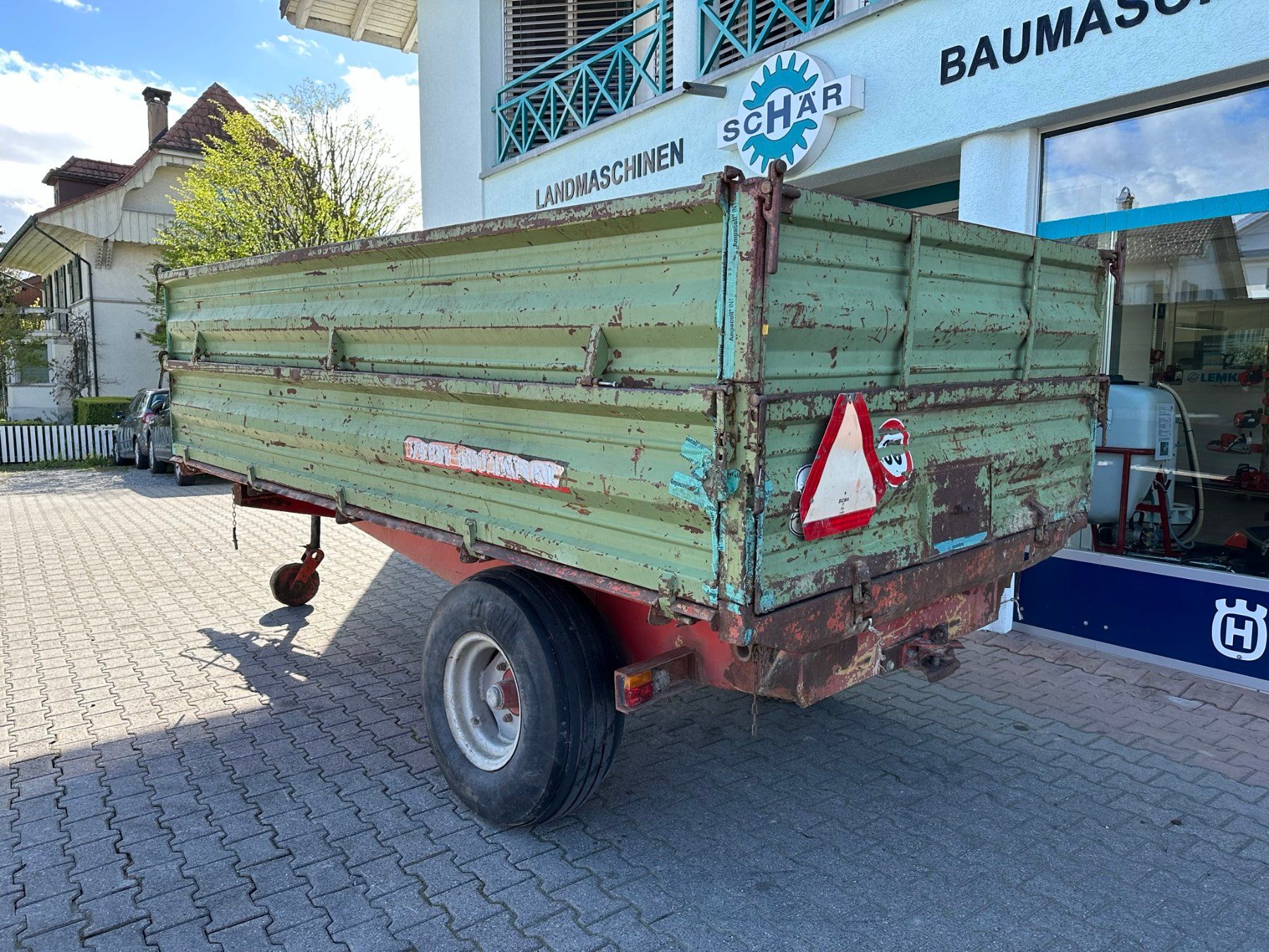 Landwirtschaftliche Anhänger: Neuhaus Farm - Container Kipper, Dreiseitenkipper – Gebraucht aus Bleienbach von  1