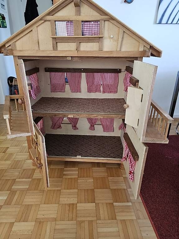 Case e mobili per bambole: Wunderschönes, handgefertigtes Puppenhaus – Usato da Seuzach venduto da Lazaro07 3