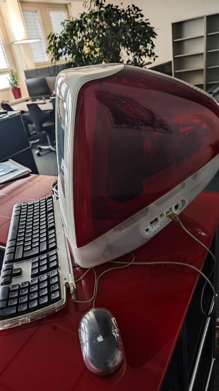 Apple PCs: Apple iMac G3 - rot – Gebraucht aus Unterentfelden von main5035 2