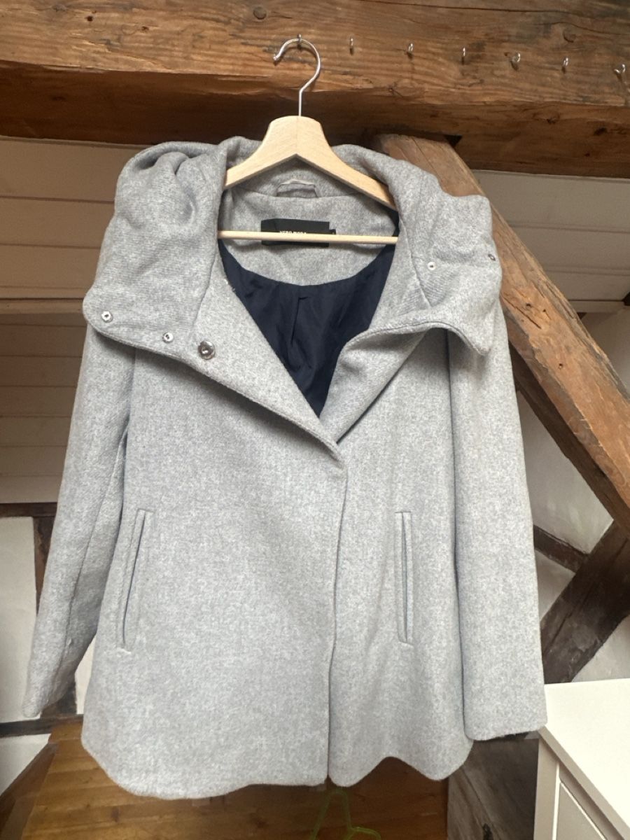 Vero Moda Cappotti: Vero Moda Wollmantel mit Kapuze, Grau, Grösse S – Usato da Trimmis venduto da vai_9qzr 2