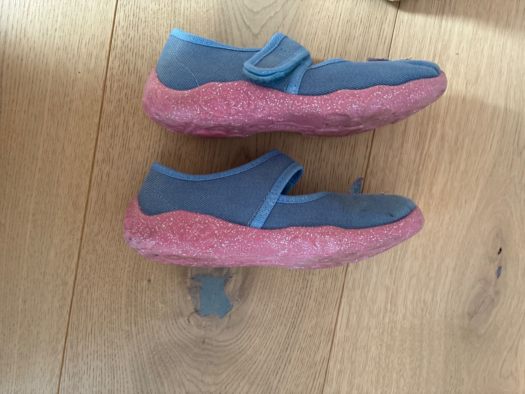 Superfit Scarpe per ragazze: Finken Hausschuhe Superfit 28 Mädchen – Usato da Niederwil AG venduto da Aloha32 2