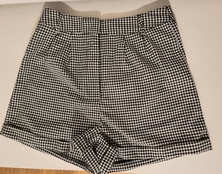 Karo shorts gr.M