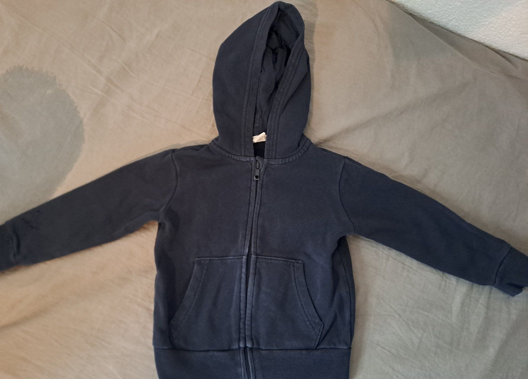 H&M Jacken & Mäntel: Kapuzenjacke Gr. 98/104 – Gebraucht aus Münchenbuchsee von lanereal