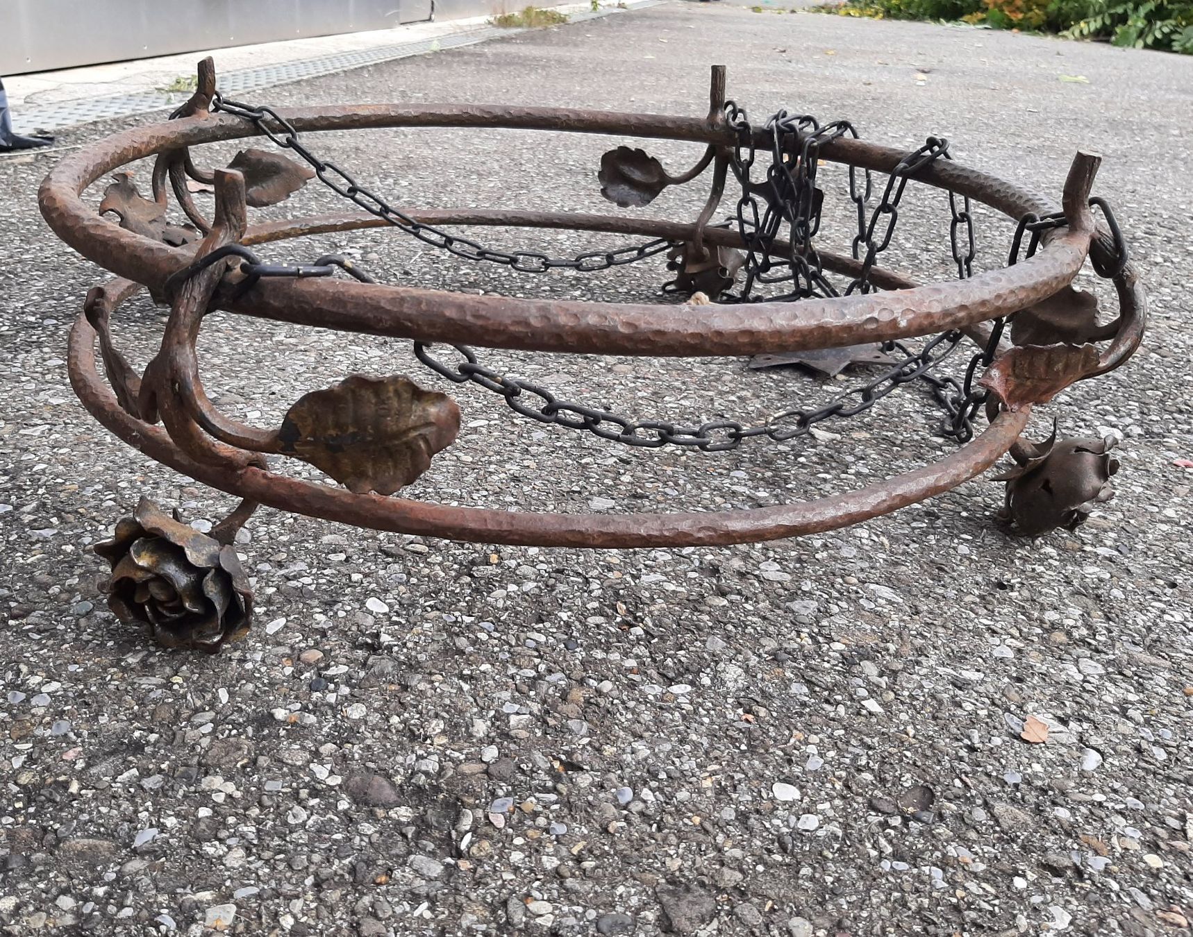 Tutte le decorazioni: Alter Eisenring für Lampe oder Laternchen Deko Shabby Chic – Usato da Bern venduto da SecondHandBijou