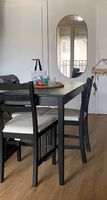 Ensemble de table avec 1 lot de 4 chaises