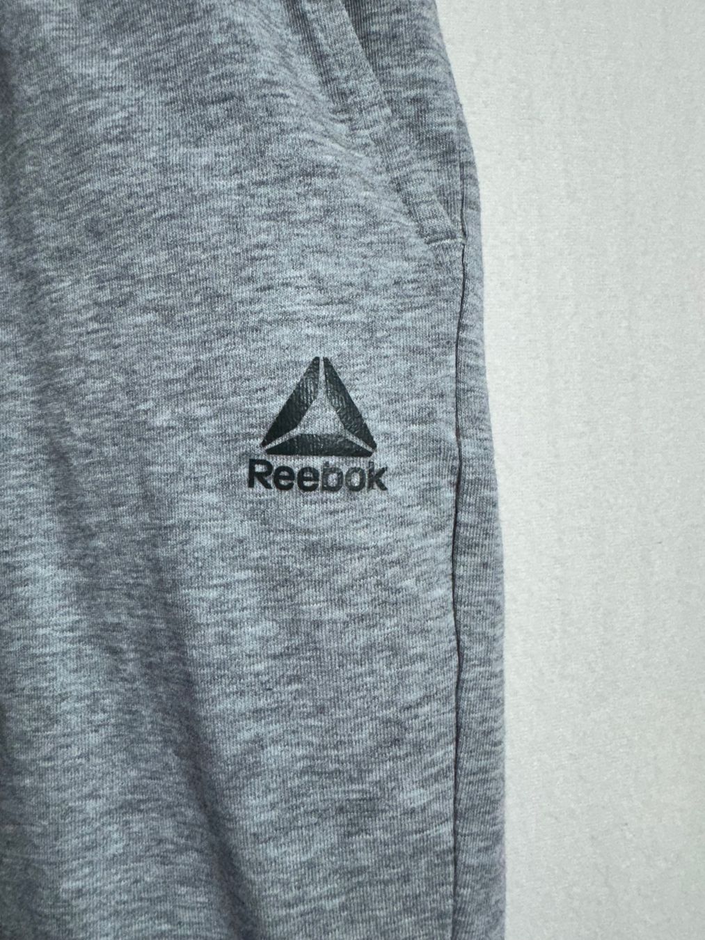 Reebok Pantaloni: Trainerhose von Reebok Gr. M – Usato da Grosswangen venduto da SALE_SALE_SALE 1