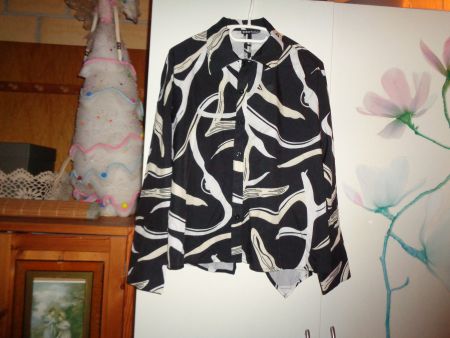 *** Coole Bluse *** / von Shein / bes. Rücken