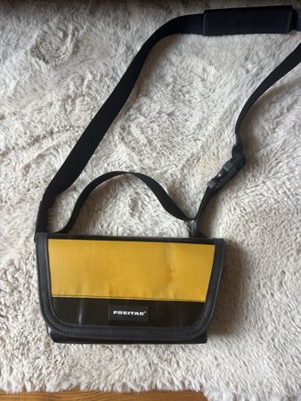 Freitag Tasche  Jamie schwarz gelb Brandneu