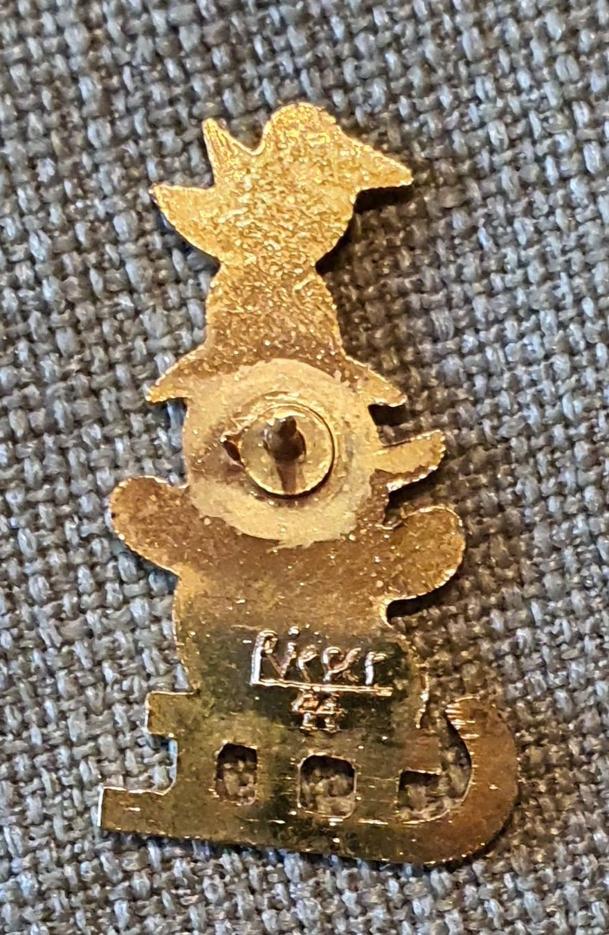 Placchette & Badge: K591 - Pin Schlitten Schneemann Vogel – Usato da Reinach BL venduto da Boston-Verkauf 1