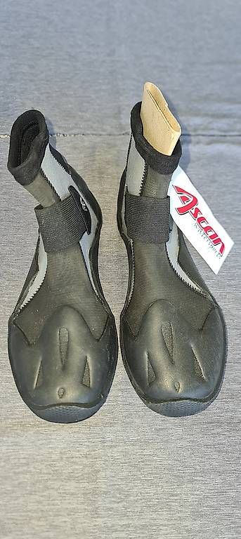 Herrenschuhe: Wassersportschuhe Gr. 42 – Neu (gemäss Beschreibung) aus Meisterschwanden von Idefix48 1