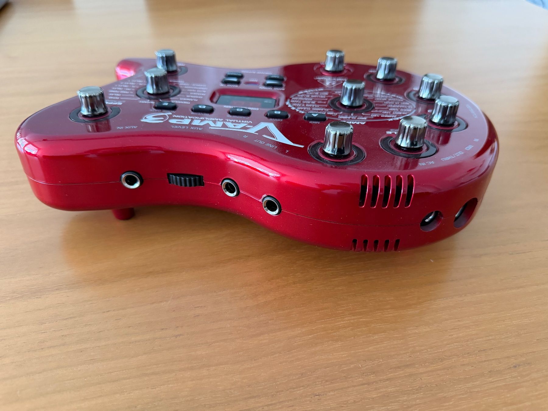 Behringer Musikinstrumente: Behringer V-Amp 3 Virtual Amplification mit Netzteil – Gebraucht aus Reinach AG von Goegues 3