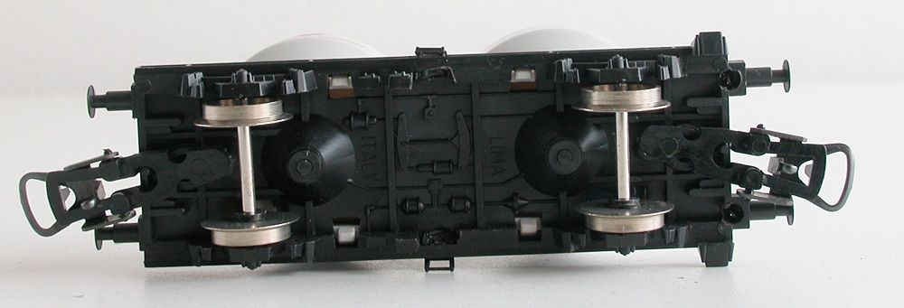 Roco Modellini di ferrovie: Roco Behälterwagen Ucs der DB Spur H0 – Usato da Oberwil BL venduto da Klang 3