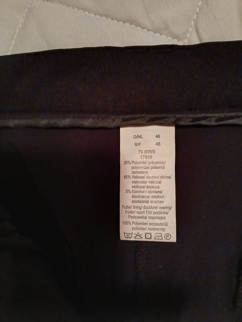 Hosen: Pantalon noir – Gebraucht aus Boncourt von Francette 1