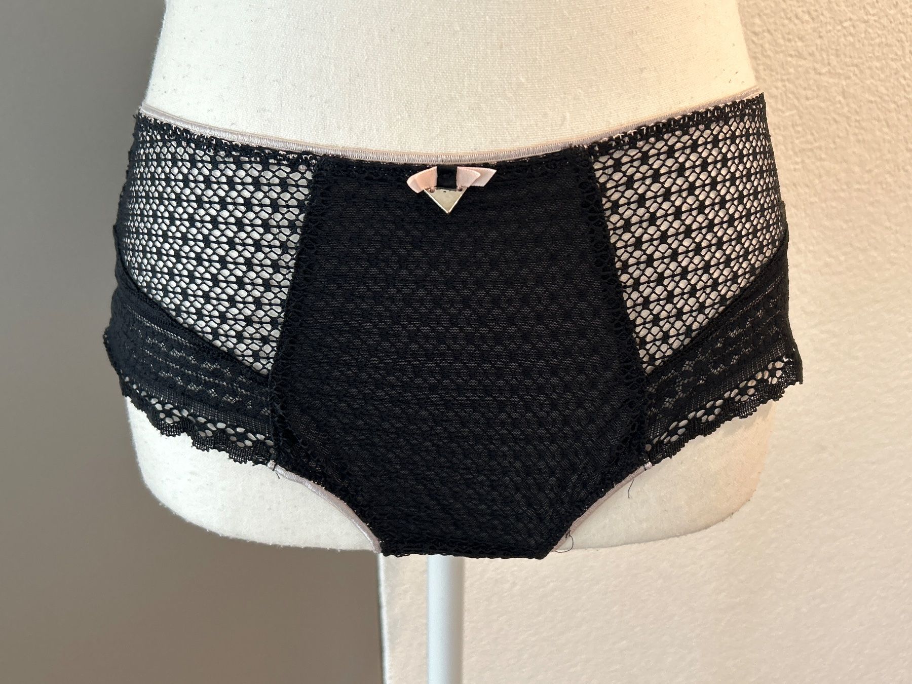 Sonstige Unterwäsche: Freya Daisy Lanc Slip  schwarz Gr. M – Gebraucht aus Brunnen von Nala2929