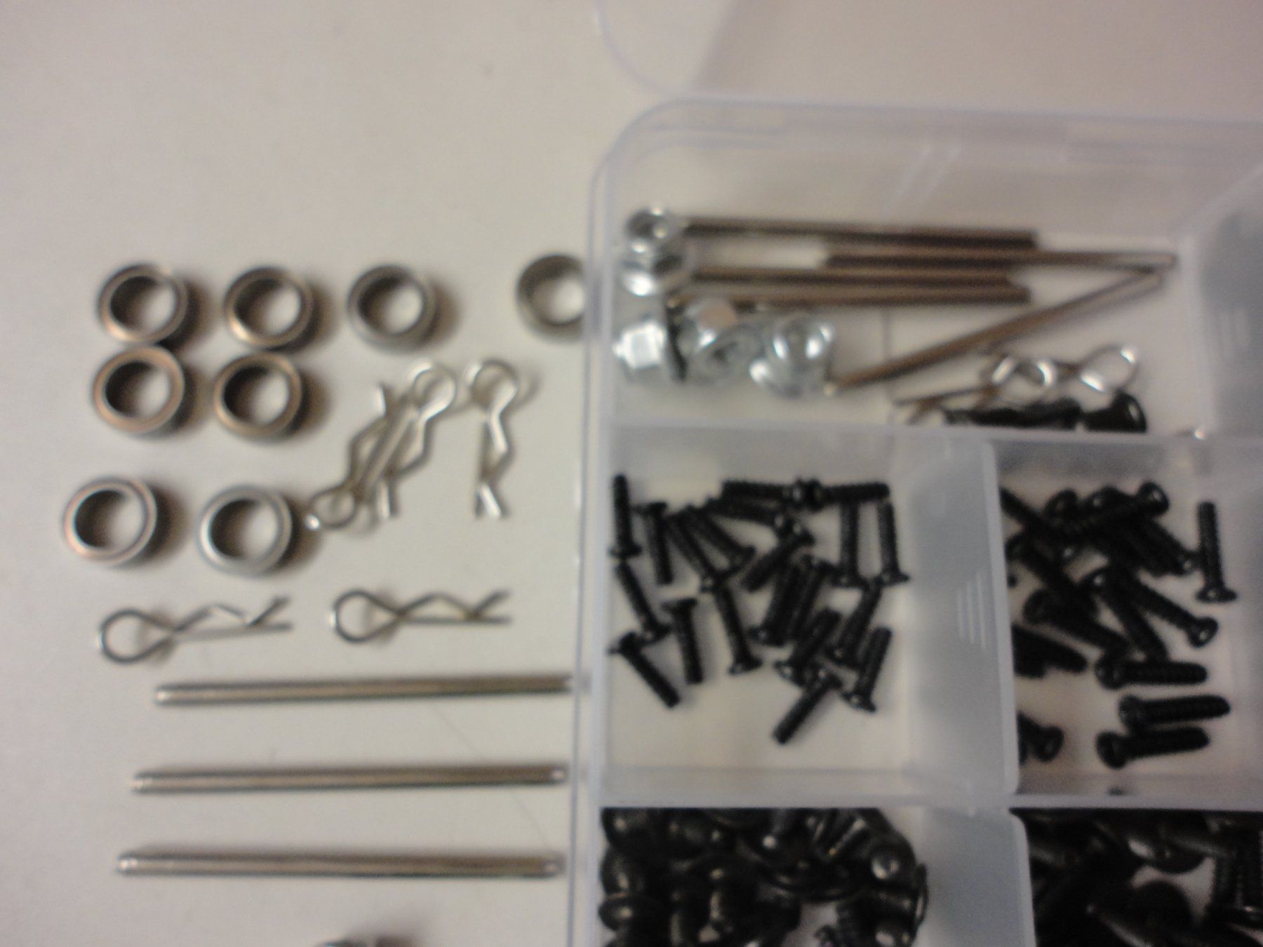 Modellismo RC: Ersatzteilset Schrauben und Teile ferngesteuerte – Nuovo e nell'imballaggio originale da Horgen venduto da RcModell 2