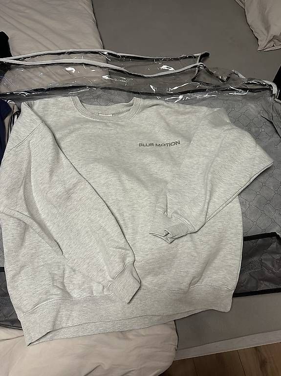 Pulls & Sweat-shirts: Pullover Grau – D'occasion à Solothurn par lov_mll8