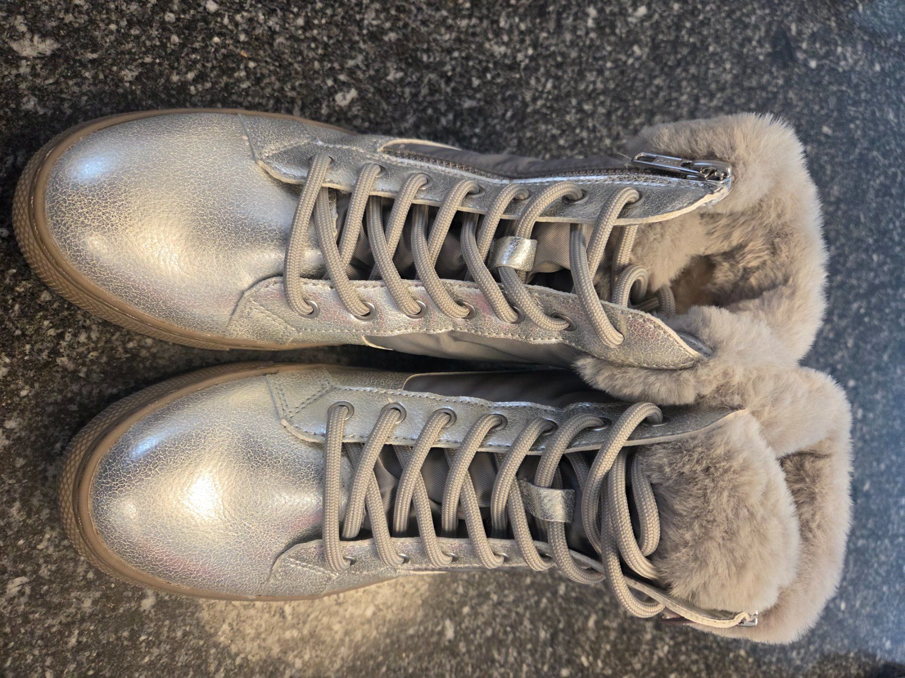 Scarpe per ragazze: FABRIKNEUE Winterschuhe Cougar Gr.35.5 – Usato da Sursee venduto da Ventiduese 1