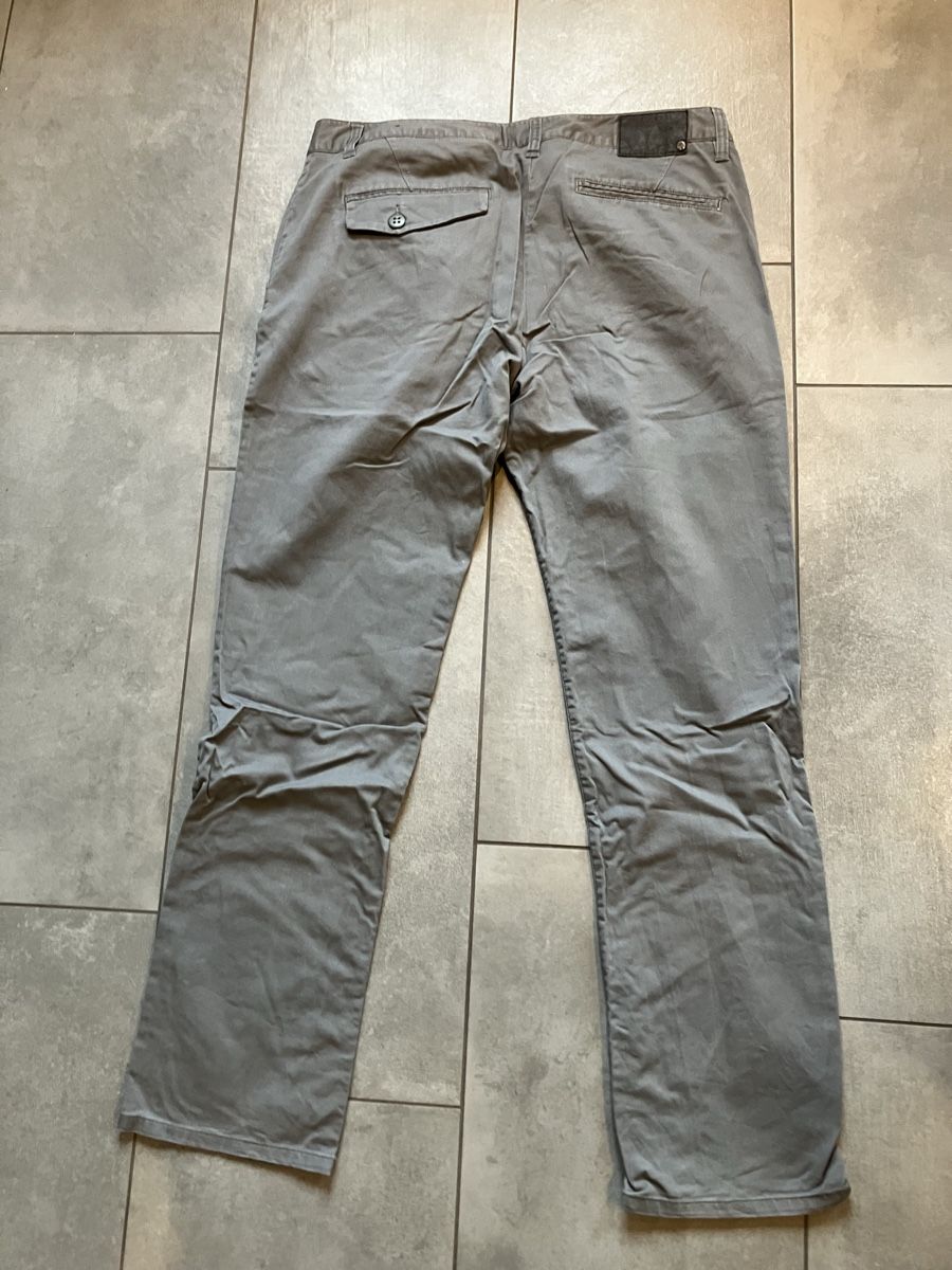 Fox Jeans: FOX Jeans Slim Tapered Grösse 34 – Usato da Dürrenroth venduto da El_fluegu 1