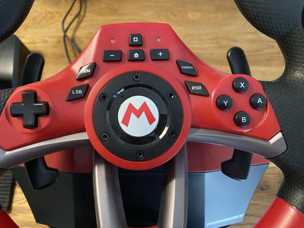 HORI Mario Kart Racing Wheel Pro Deluxe | Kaufen auf Ricardo