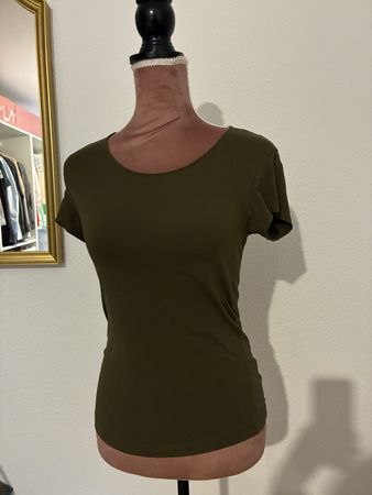 Damen T-Shirt COS olivgrün Grösse S