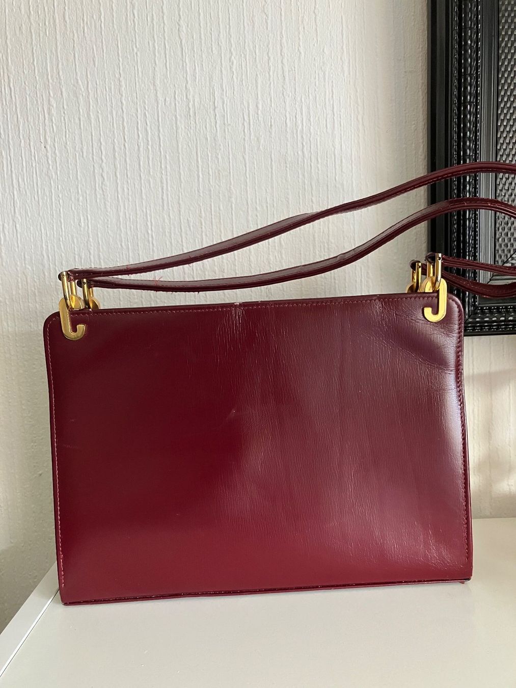 Borse da donna: Sac à main bordeaux vintage chic – Usato da Peseux venduto da Cresus27 1