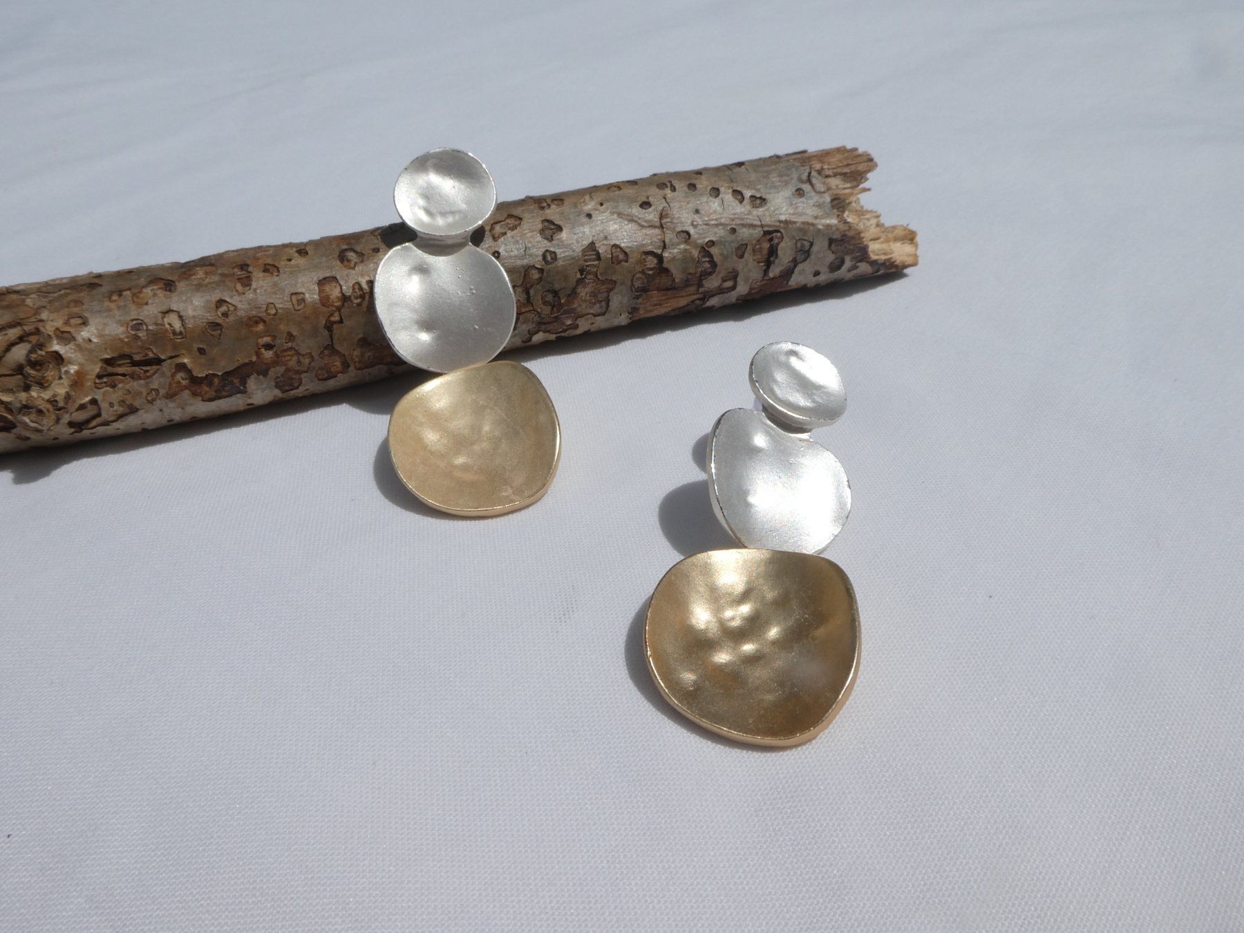 Ohrringe & -stecker: Retro Hänge-Ohrstecker, silber/gold, Modeschmuck – Neu (gemäss Beschreibung) aus Gattikon von kaandooh 1