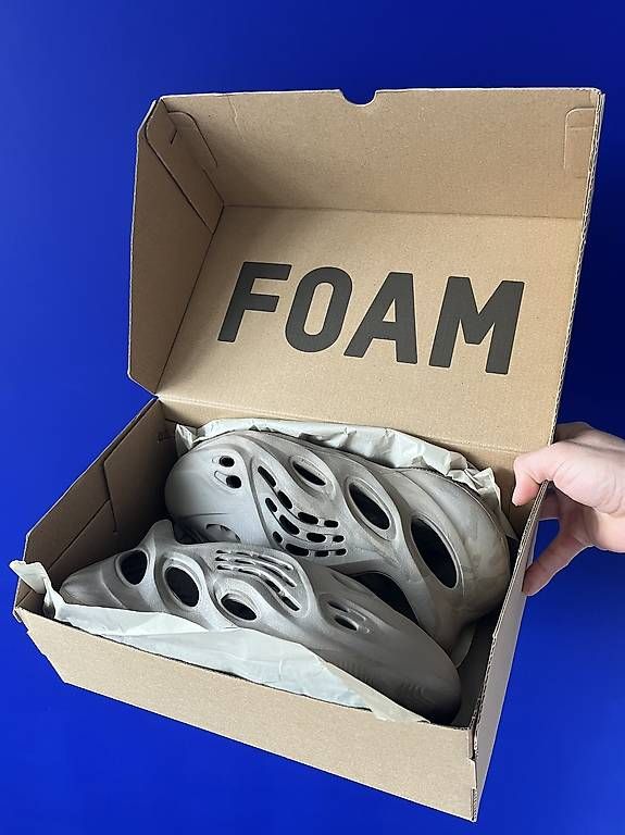 Scarpe da uomo: (reserviert) YEEZY FOAM RNR stone sage YZY – Usato da Zürich venduto da Rosarilli 1